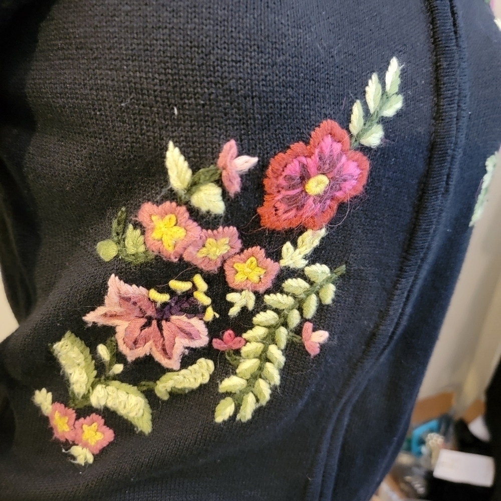 Tiara International Vintage Embroidered Zip Up Sweater Size M - Picture 6 of 7